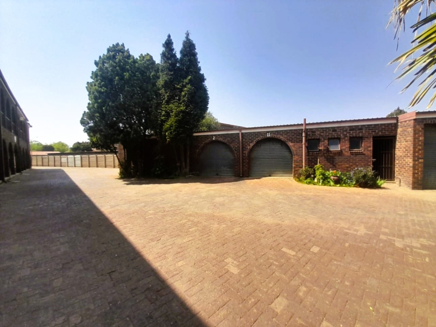 2 Bedroom Property for Sale in Three Rivers Gauteng