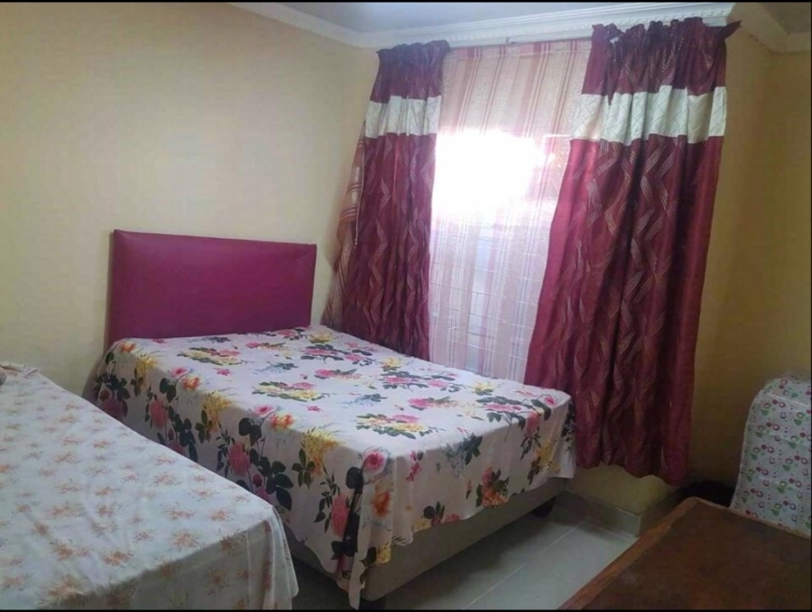5 Bedroom Property for Sale in Mackenzieville Gauteng