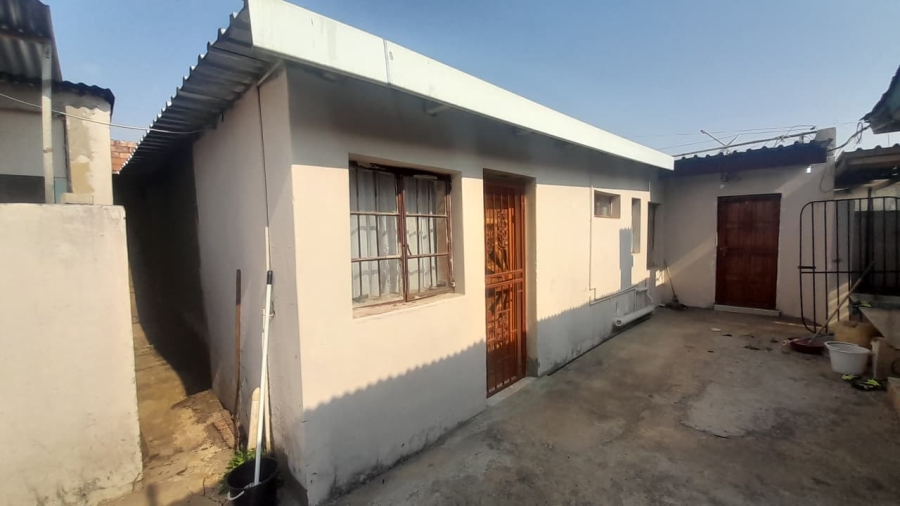 5 Bedroom Property for Sale in Mackenzieville Gauteng