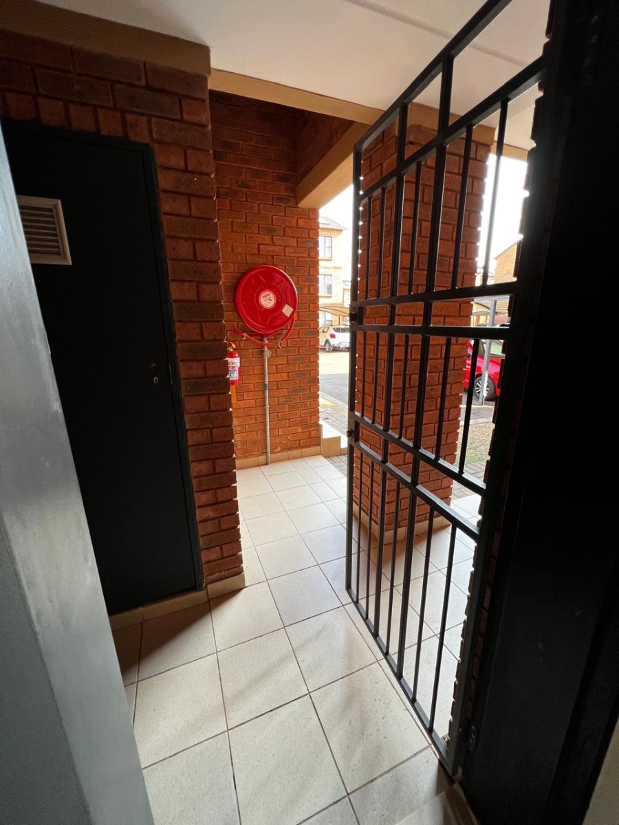 2 Bedroom Property for Sale in Boardwalk Gauteng