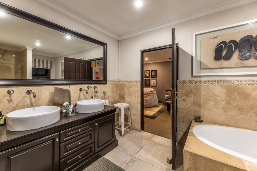 4 Bedroom Property for Sale in Dainfern Valley Gauteng