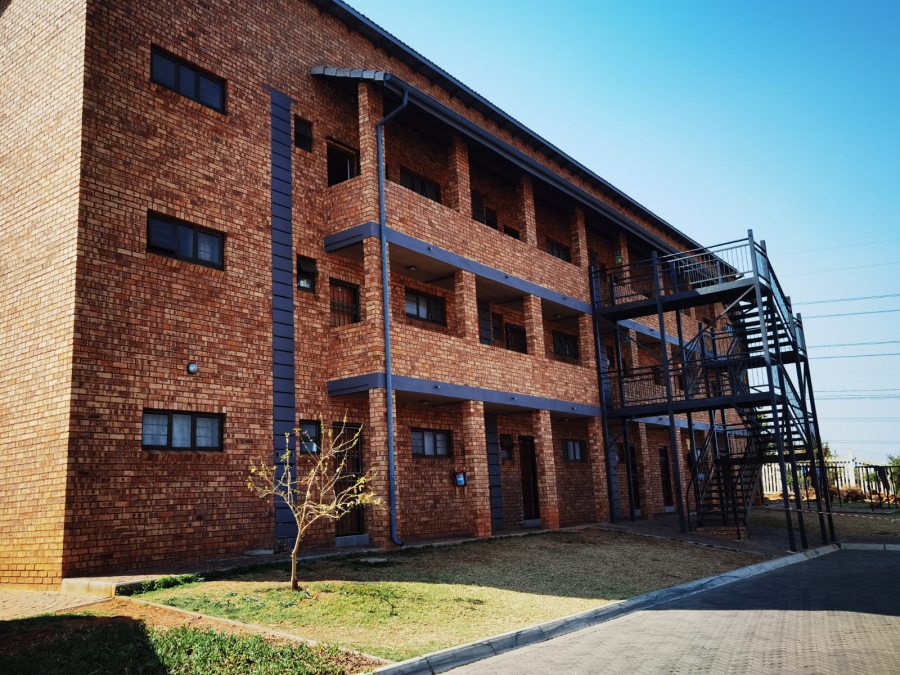 To Let 2 Bedroom Property for Rent in Elandspoort Gauteng