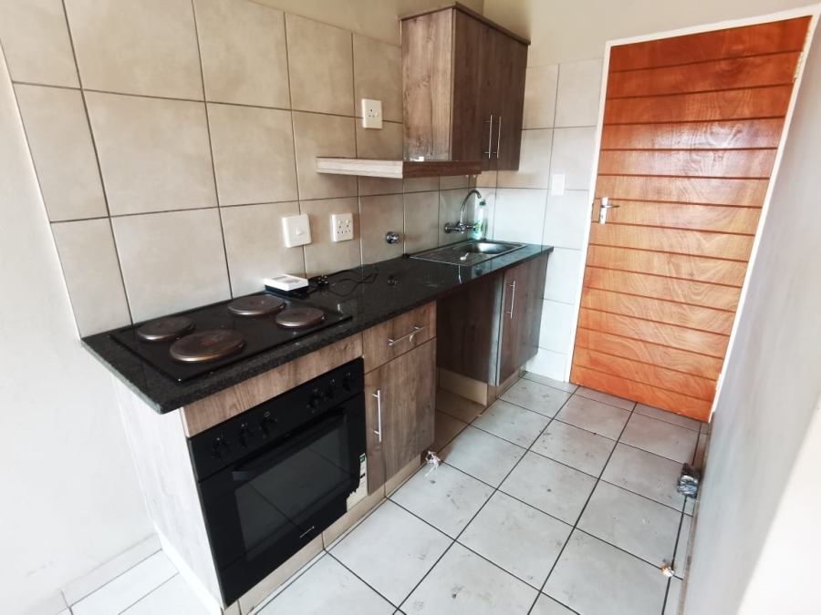 To Let 2 Bedroom Property for Rent in Elandspoort Gauteng