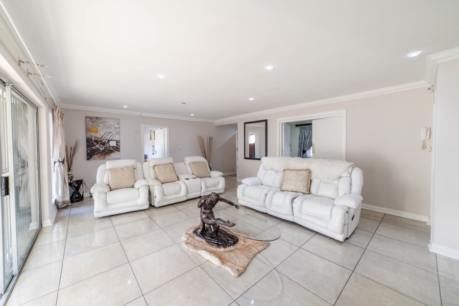 4 Bedroom Property for Sale in Norscot Gauteng