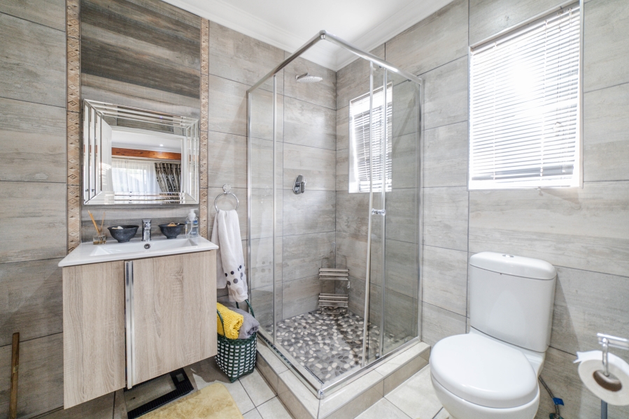 4 Bedroom Property for Sale in Norscot Gauteng