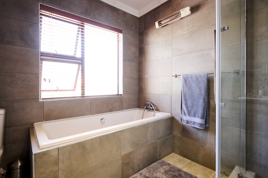 3 Bedroom Property for Sale in Carlswald North Estate Gauteng