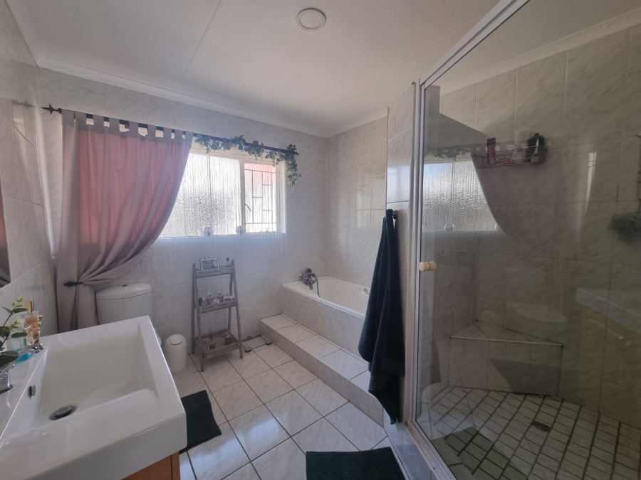4 Bedroom Property for Sale in Vanderbijlpark SE Gauteng