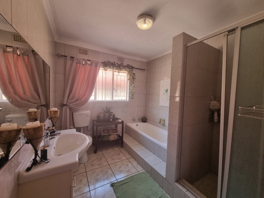 4 Bedroom Property for Sale in Vanderbijlpark SE Gauteng