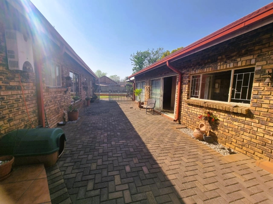 4 Bedroom Property for Sale in Vanderbijlpark SE Gauteng