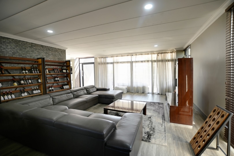 6 Bedroom Property for Sale in Sable Hills Gauteng