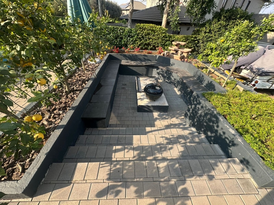 5 Bedroom Property for Sale in Midstream Estate Gauteng