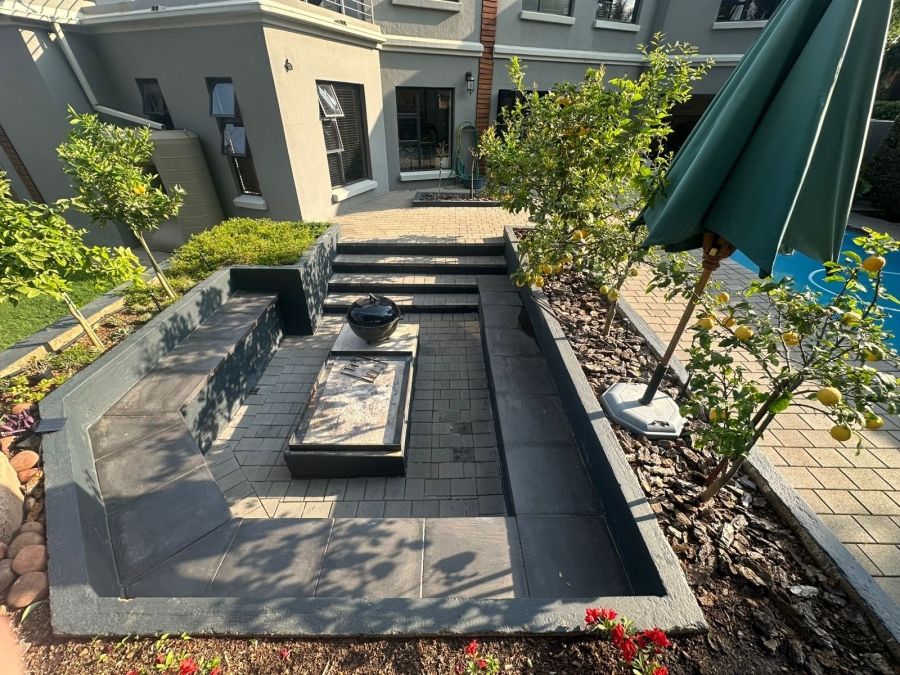 5 Bedroom Property for Sale in Midstream Estate Gauteng