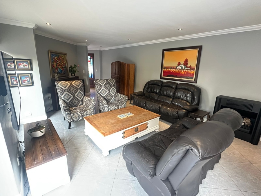 5 Bedroom Property for Sale in Midstream Estate Gauteng