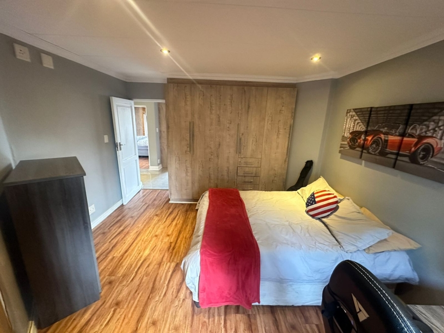 5 Bedroom Property for Sale in Midstream Estate Gauteng