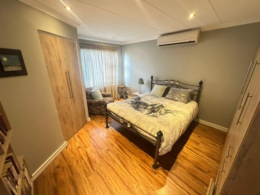 5 Bedroom Property for Sale in Midstream Estate Gauteng