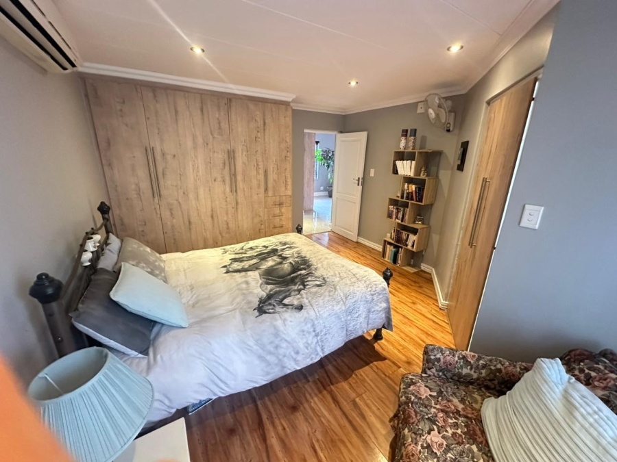 5 Bedroom Property for Sale in Midstream Estate Gauteng