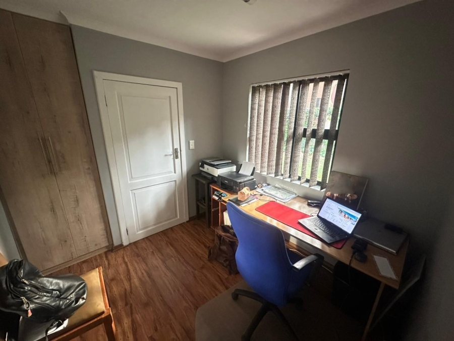 5 Bedroom Property for Sale in Midstream Estate Gauteng