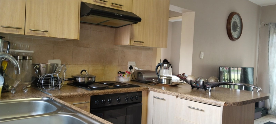 2 Bedroom Property for Sale in Noordheuwel Gauteng