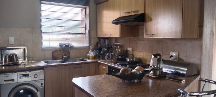 2 Bedroom Property for Sale in Noordheuwel Gauteng