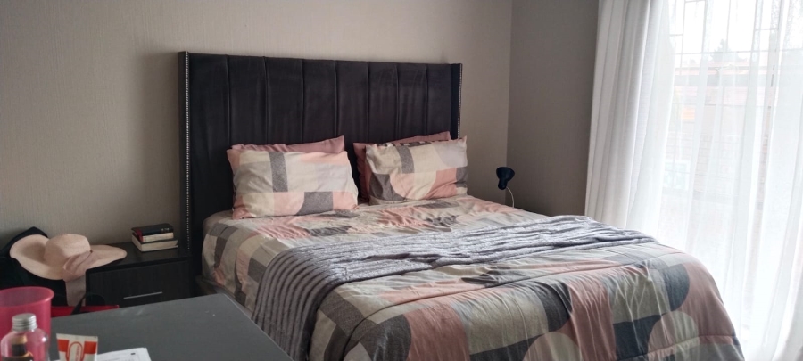 2 Bedroom Property for Sale in Noordheuwel Gauteng