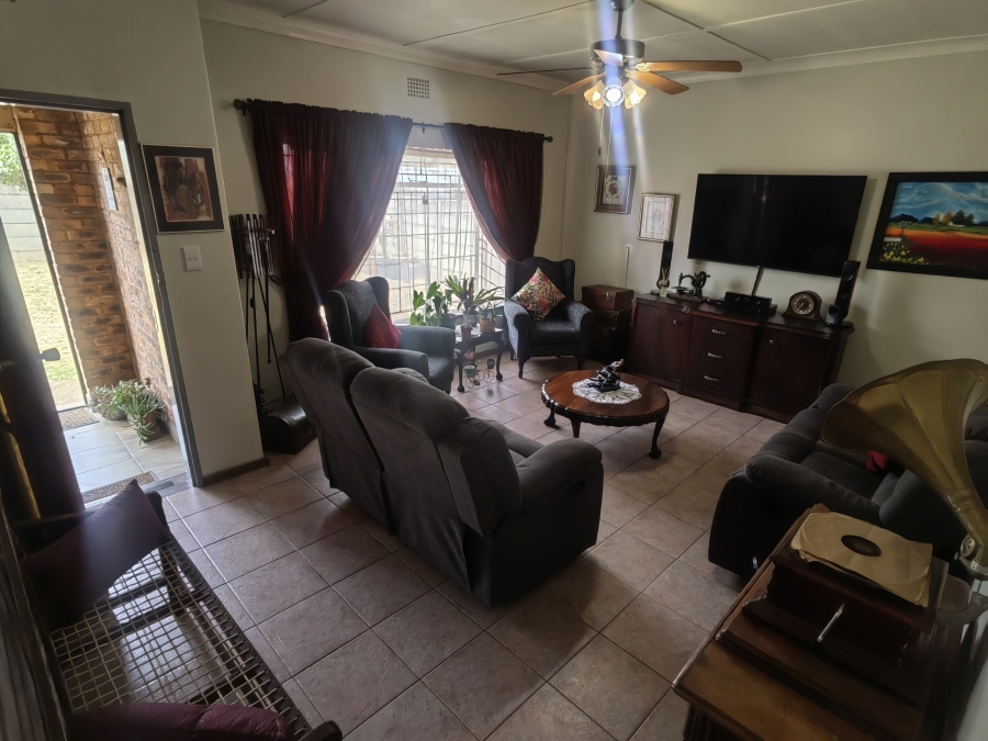 3 Bedroom Property for Sale in Noycedale Gauteng