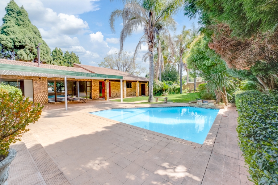 4 Bedroom Property for Sale in Benmore Gardens Gauteng