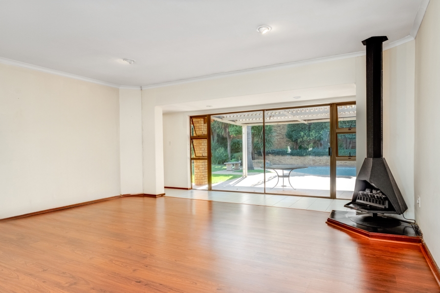 4 Bedroom Property for Sale in Benmore Gardens Gauteng