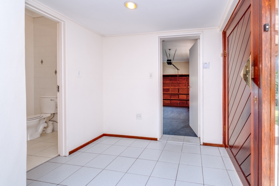 4 Bedroom Property for Sale in Benmore Gardens Gauteng