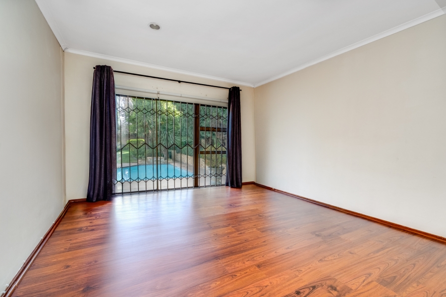 4 Bedroom Property for Sale in Benmore Gardens Gauteng