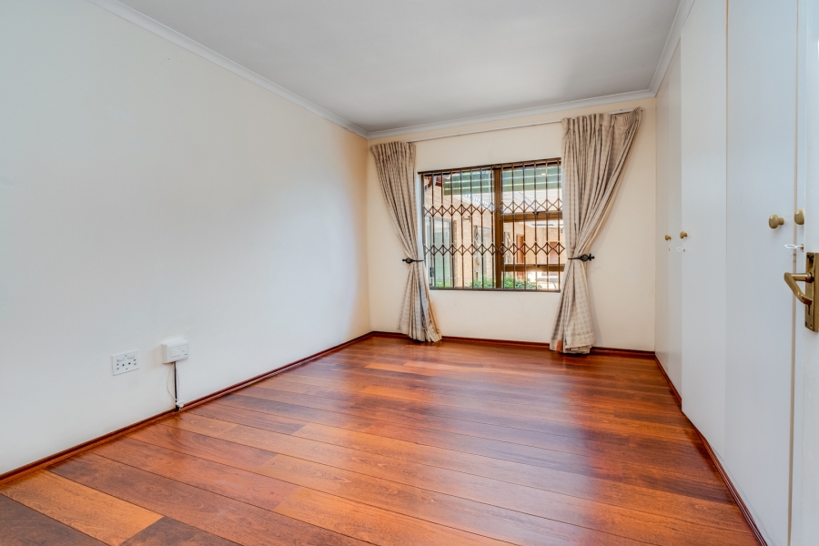4 Bedroom Property for Sale in Benmore Gardens Gauteng