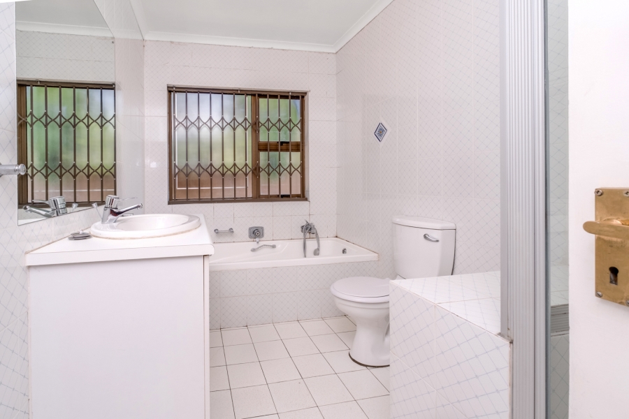 4 Bedroom Property for Sale in Benmore Gardens Gauteng