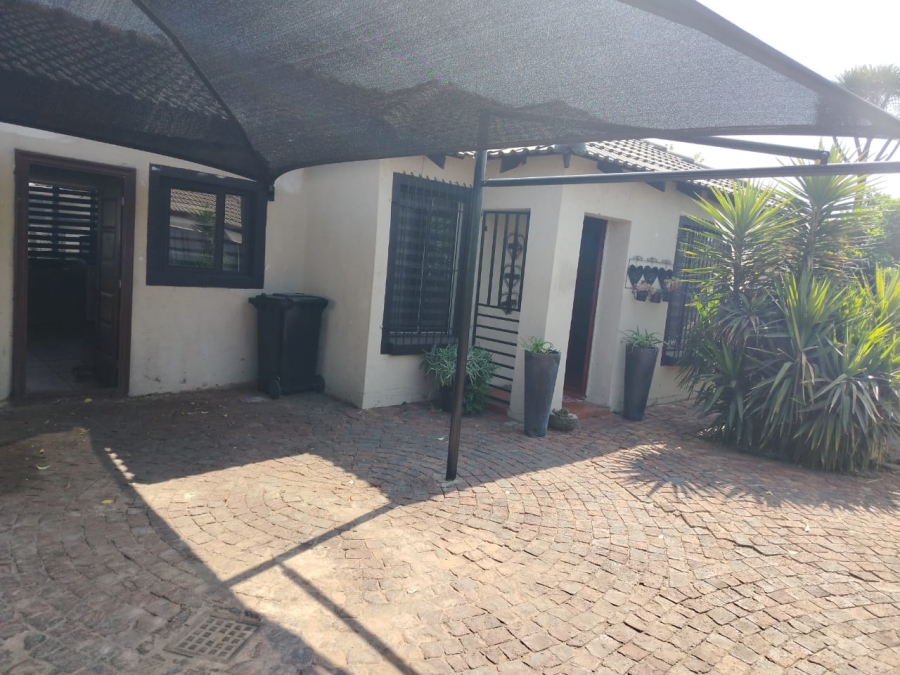3 Bedroom Property for Sale in Strubenvale Gauteng