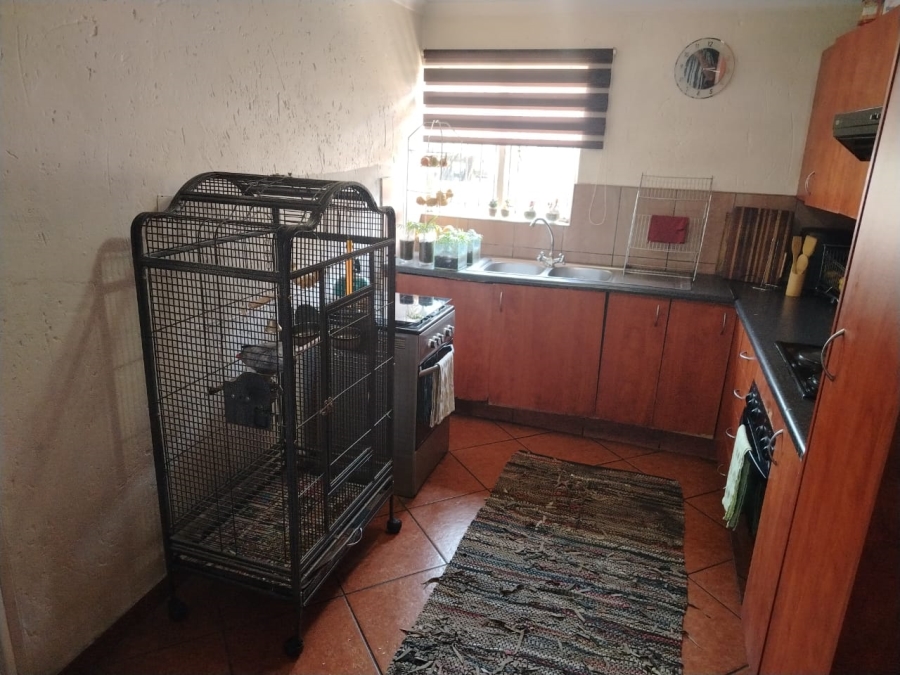 3 Bedroom Property for Sale in Strubenvale Gauteng
