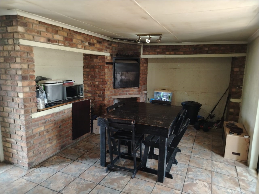 3 Bedroom Property for Sale in Strubenvale Gauteng