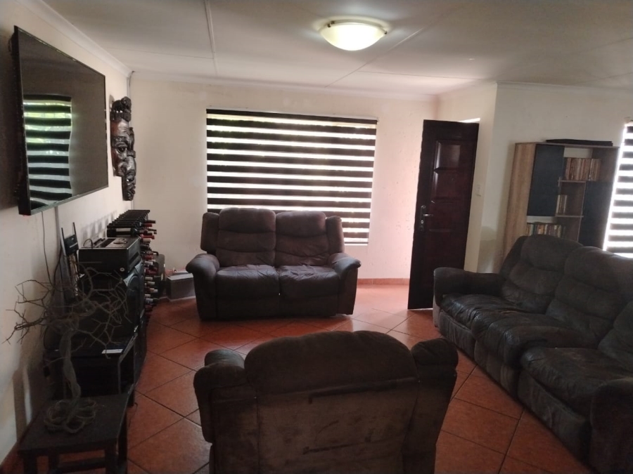 3 Bedroom Property for Sale in Strubenvale Gauteng