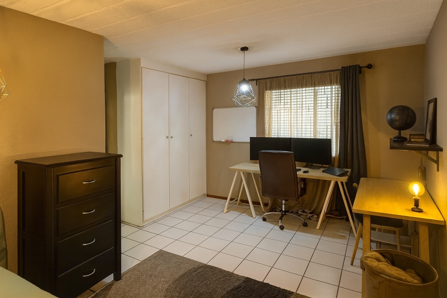 To Let 1 Bedroom Property for Rent in Groenkloof Gauteng