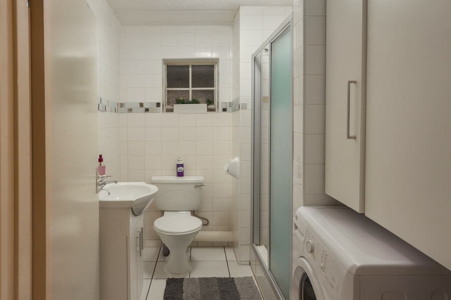 To Let 1 Bedroom Property for Rent in Groenkloof Gauteng