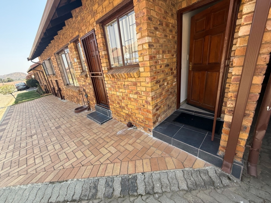 3 Bedroom Property for Sale in Meredale Gauteng