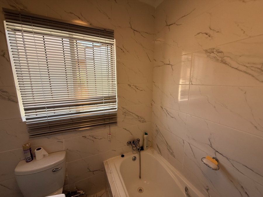 3 Bedroom Property for Sale in Meredale Gauteng