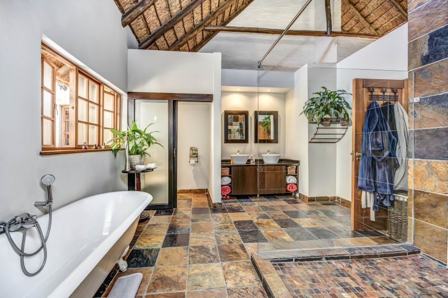 4 Bedroom Property for Sale in Broadacres Gauteng