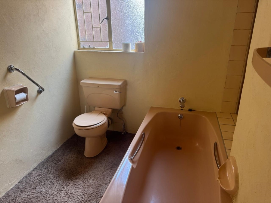 3 Bedroom Property for Sale in Larrendale Gauteng