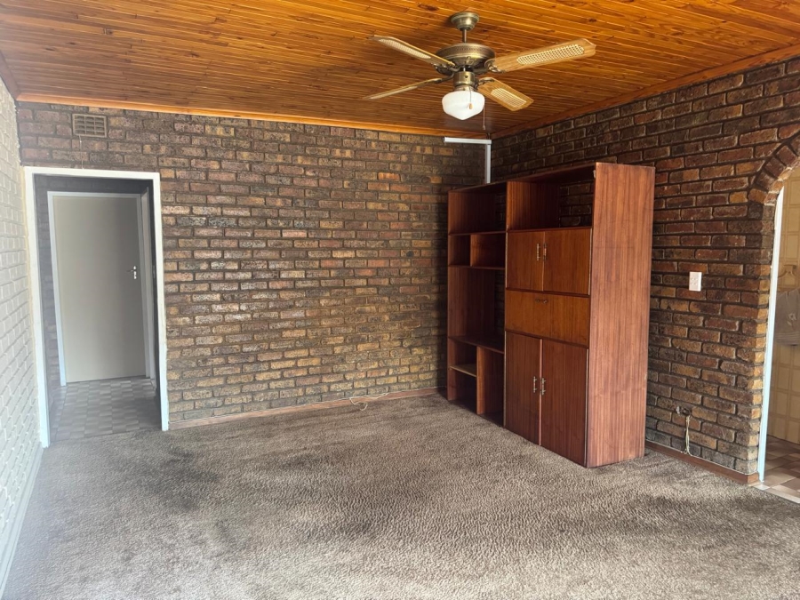 3 Bedroom Property for Sale in Larrendale Gauteng