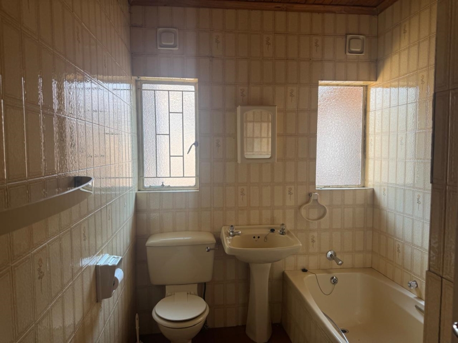 3 Bedroom Property for Sale in Larrendale Gauteng