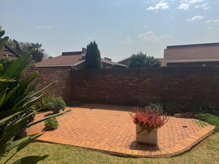 3 Bedroom Property for Sale in Larrendale Gauteng