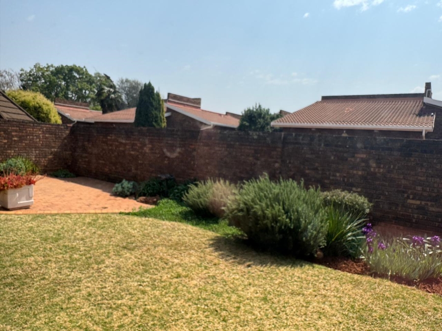 3 Bedroom Property for Sale in Larrendale Gauteng