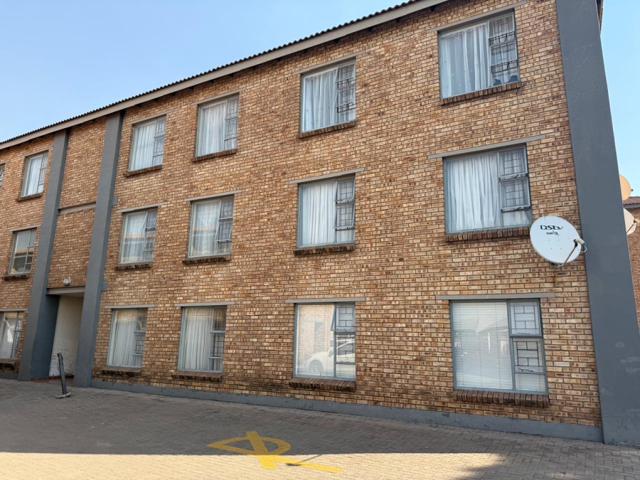 1 Bedroom Property for Sale in Vanderbijlpark CW 5 Gauteng