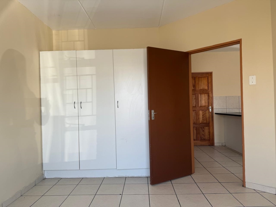 1 Bedroom Property for Sale in Vanderbijlpark CW 5 Gauteng