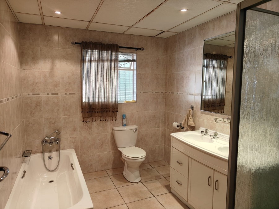 4 Bedroom Property for Sale in Arcon Park Gauteng