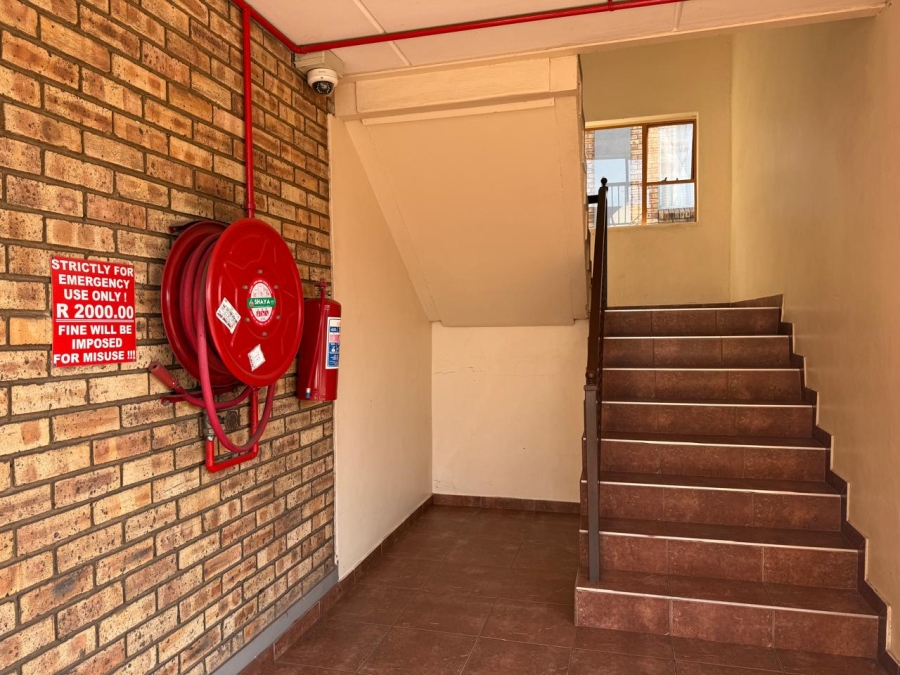 1 Bedroom Property for Sale in Vanderbijlpark CW 5 Gauteng