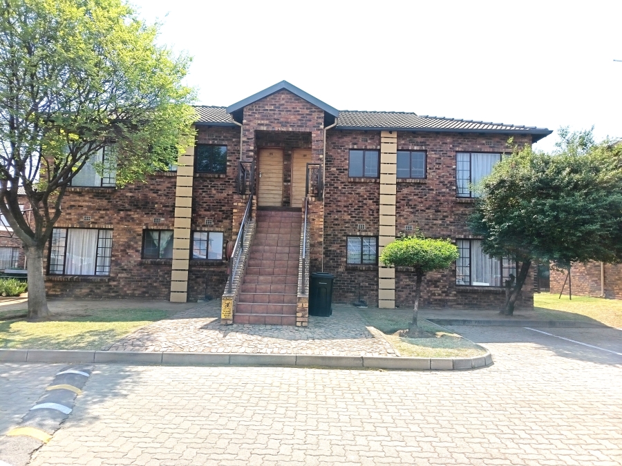 2 Bedroom Property for Sale in Sonneveld Gauteng